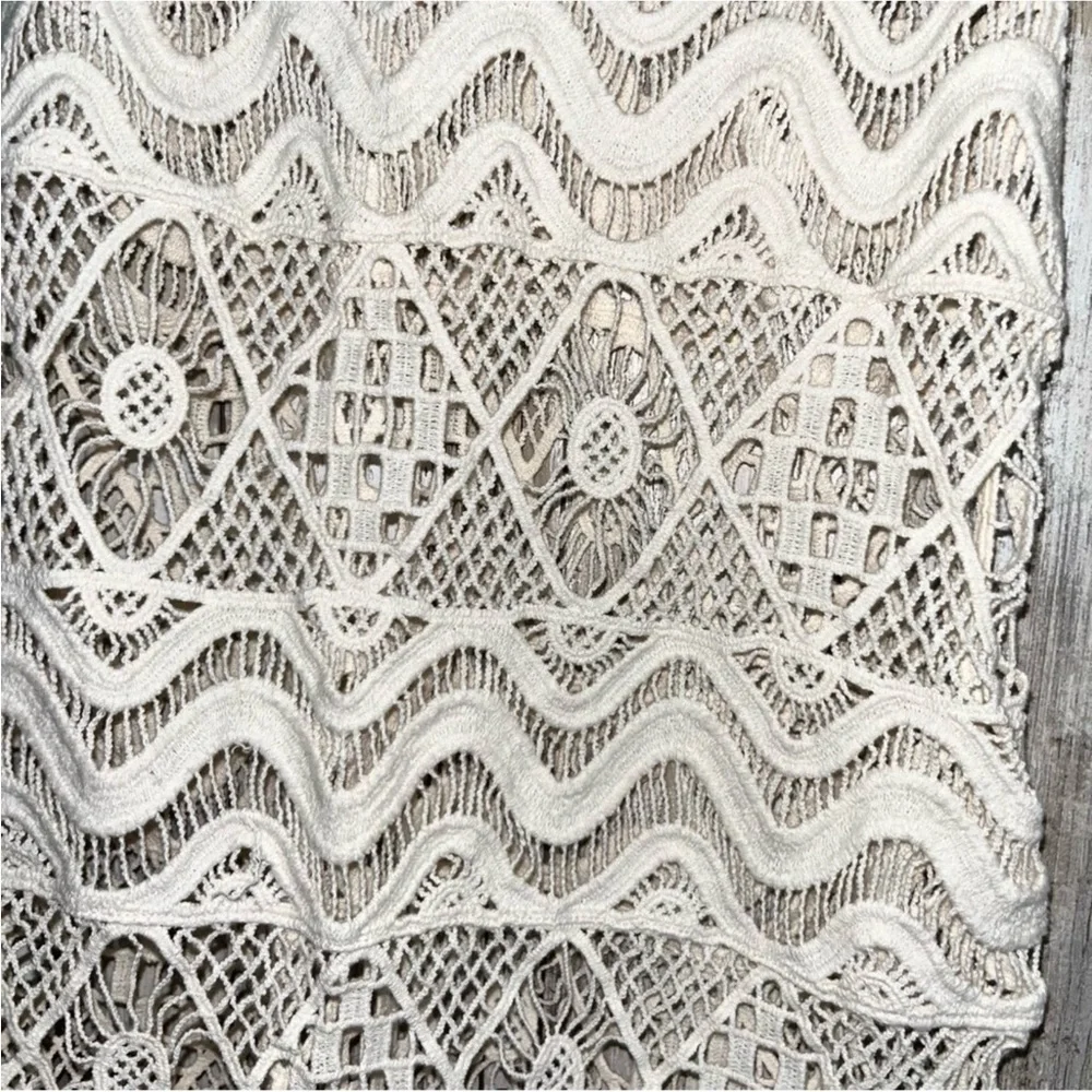 Maurices Off White Crochet Overlay Tank - Picture 2 of 5